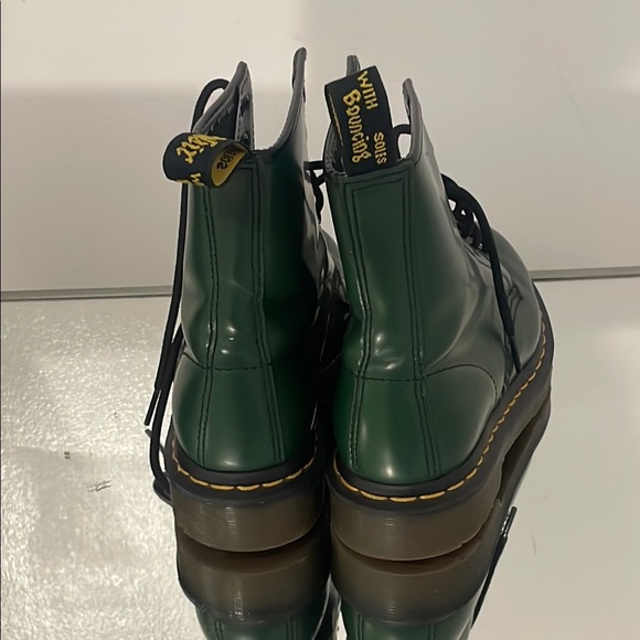 Dr. Martens Green Lace Up Boots for Timeless Style - Picture 5 of 9